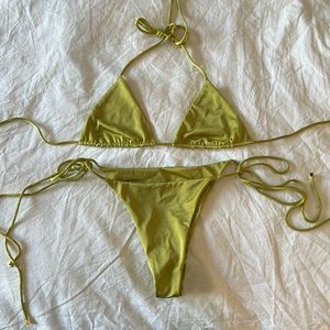 NWT SOMMER SWIM SET SIZE MEDIUM